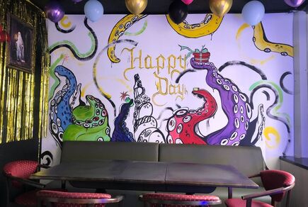 Картинка квест кімнати День народження на Містичному горищі в місті Київ